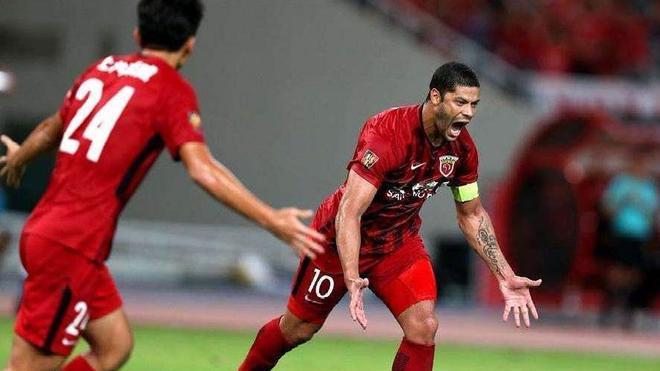 宝盈下载-防守硬仗，球队凭借稳固后防获胜(防守有球队员时,最重要的是防守哪些方面?)